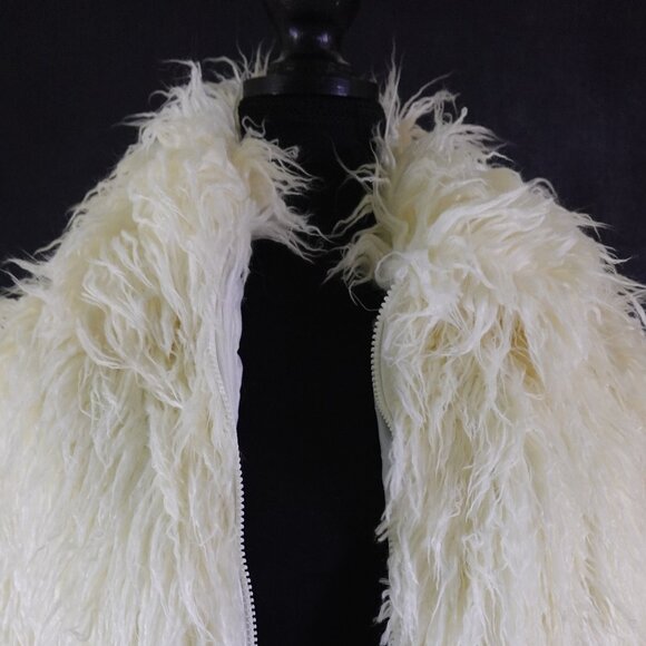 White Vintage Shagg Crop Jacket, Faux Fur with Zip Front - Picture 3 of 5